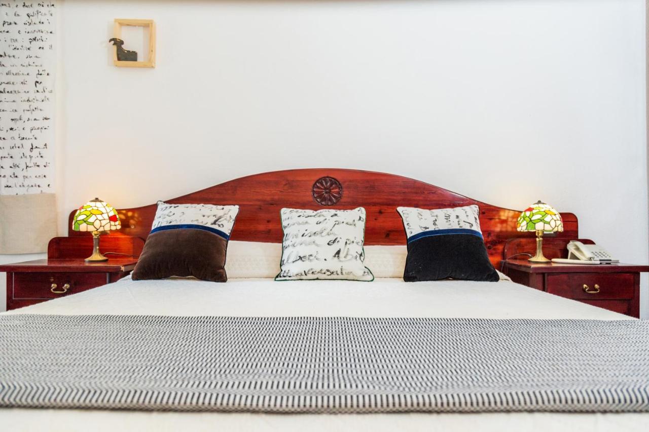 Hotel S'Ortale Con Parcheggio Interno E Ristorante All'Aperto 오로세 외부 사진