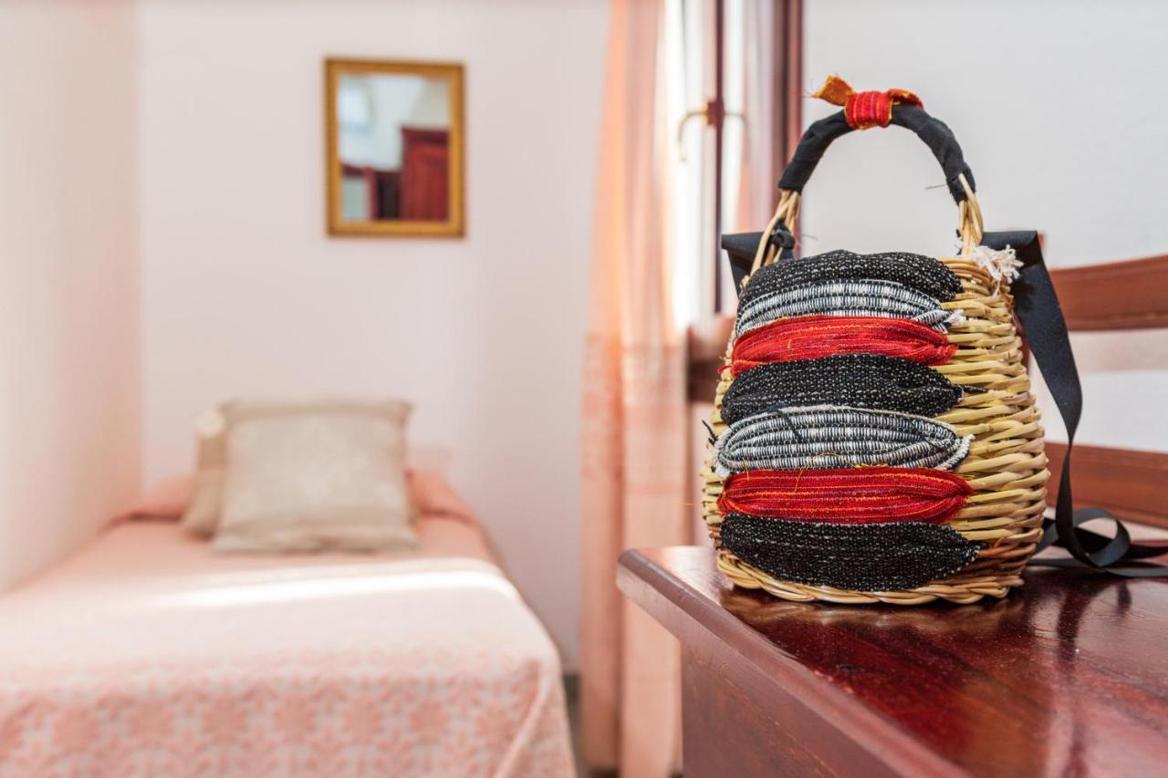 Hotel S'Ortale Con Parcheggio Interno E Ristorante All'Aperto 오로세 외부 사진