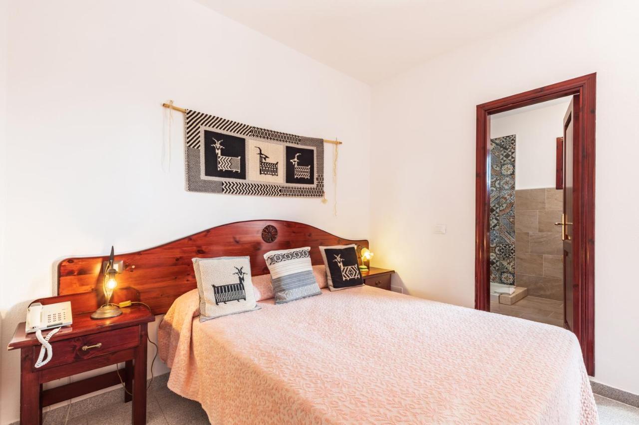 Hotel S'Ortale Con Parcheggio Interno E Ristorante All'Aperto 오로세 외부 사진
