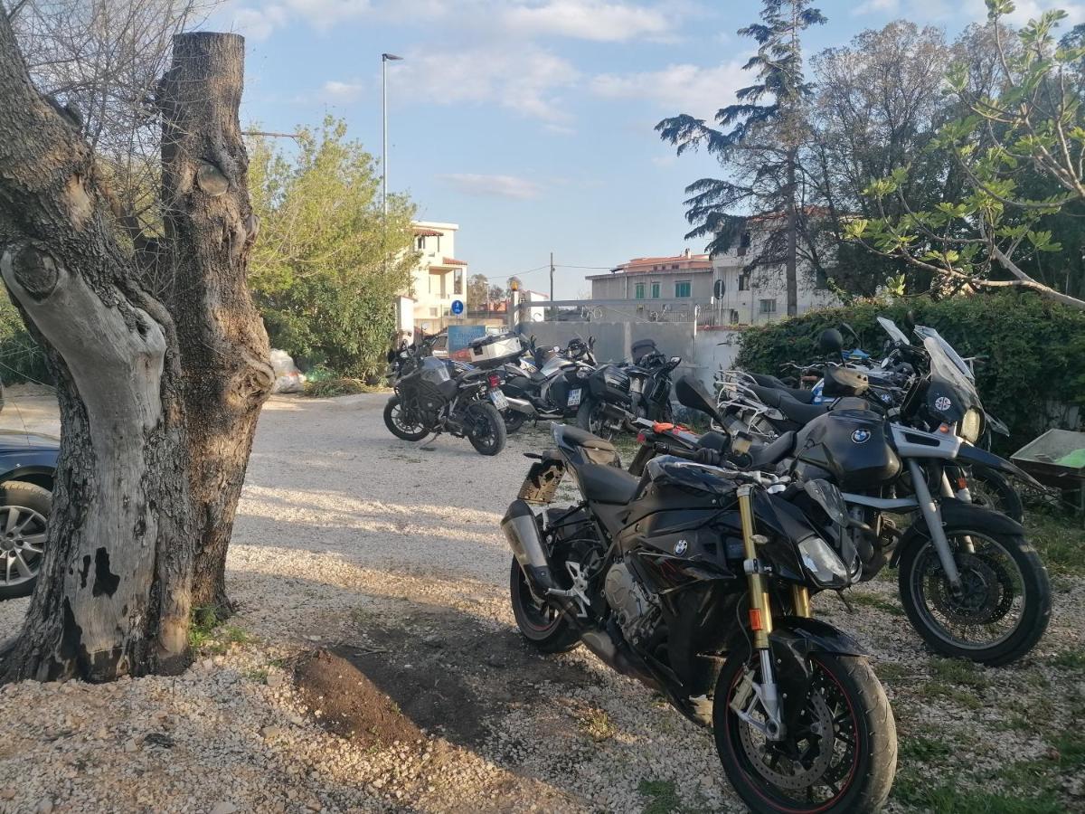 Hotel S'Ortale Con Parcheggio Interno E Ristorante All'Aperto 오로세 외부 사진