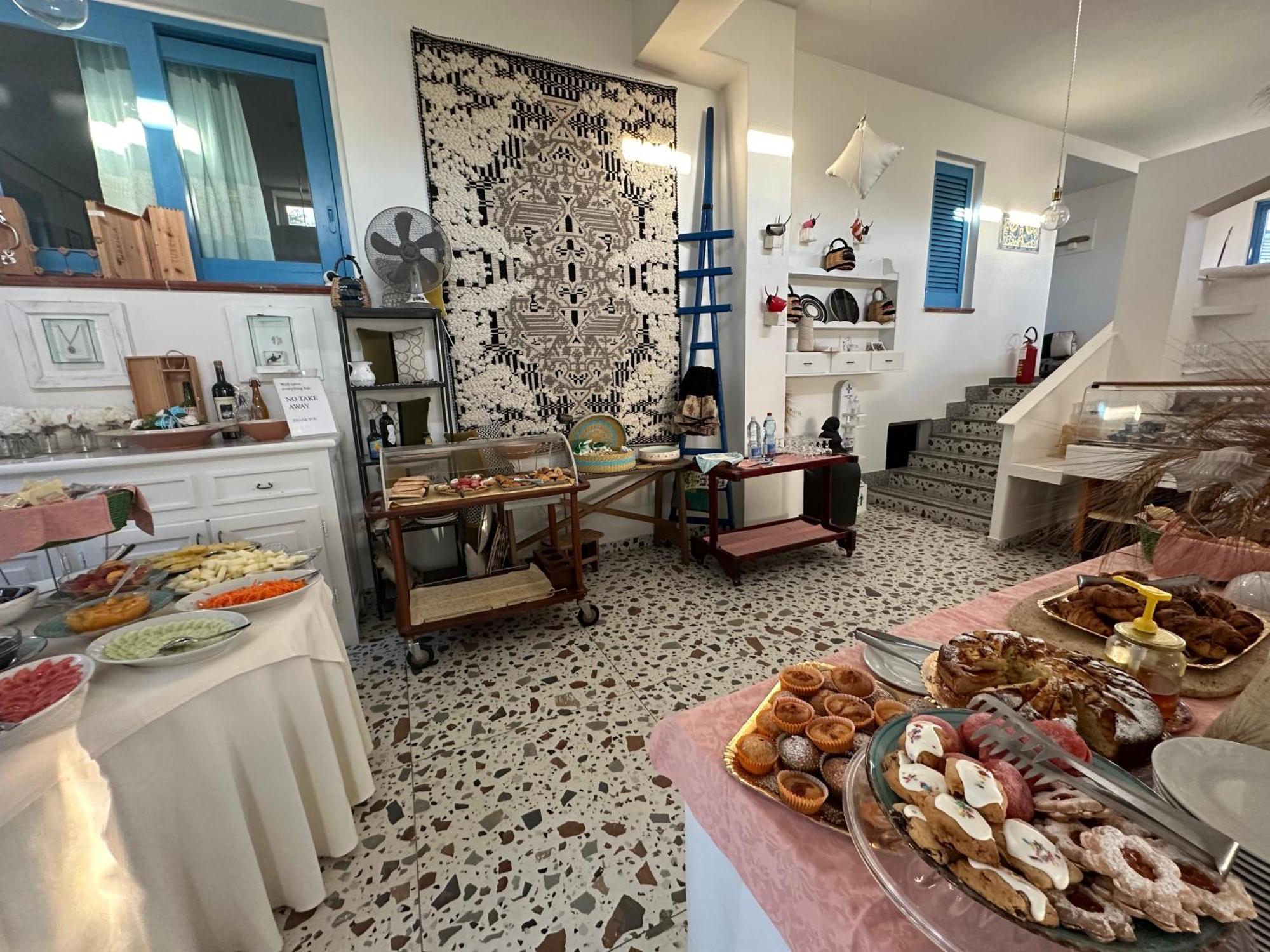 Hotel S'Ortale Con Parcheggio Interno E Ristorante All'Aperto 오로세 외부 사진