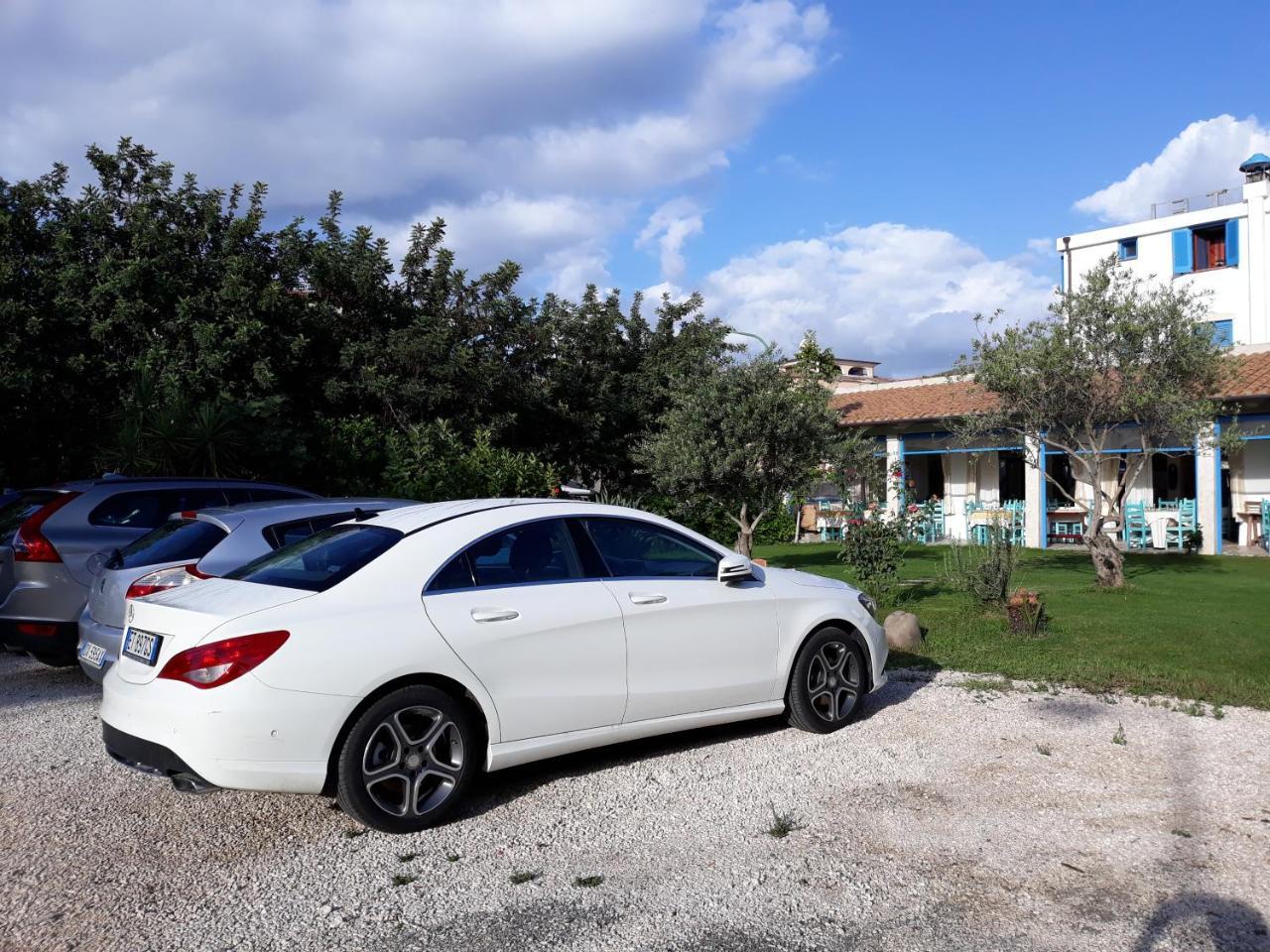 Hotel S'Ortale Con Parcheggio Interno E Ristorante All'Aperto 오로세 외부 사진