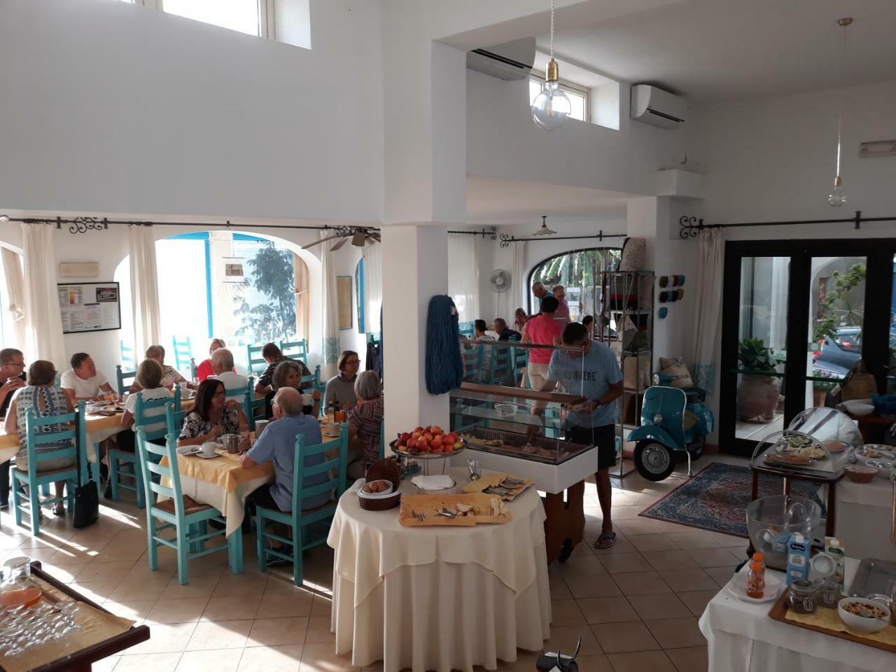 Hotel S'Ortale Con Parcheggio Interno E Ristorante All'Aperto 오로세 외부 사진